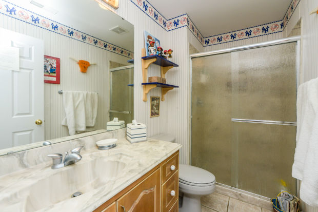 bathroom-p642424.jpg